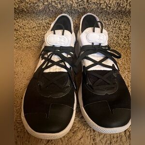 Under Armour youth boys basketball  Shoes